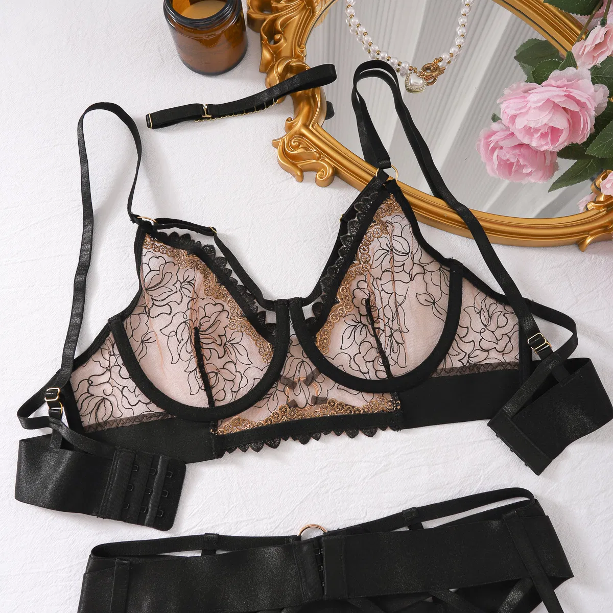 Wholesale Embroidery See-Through Mesh Underwear Set for Woman Sexy Hollow out Lingerie