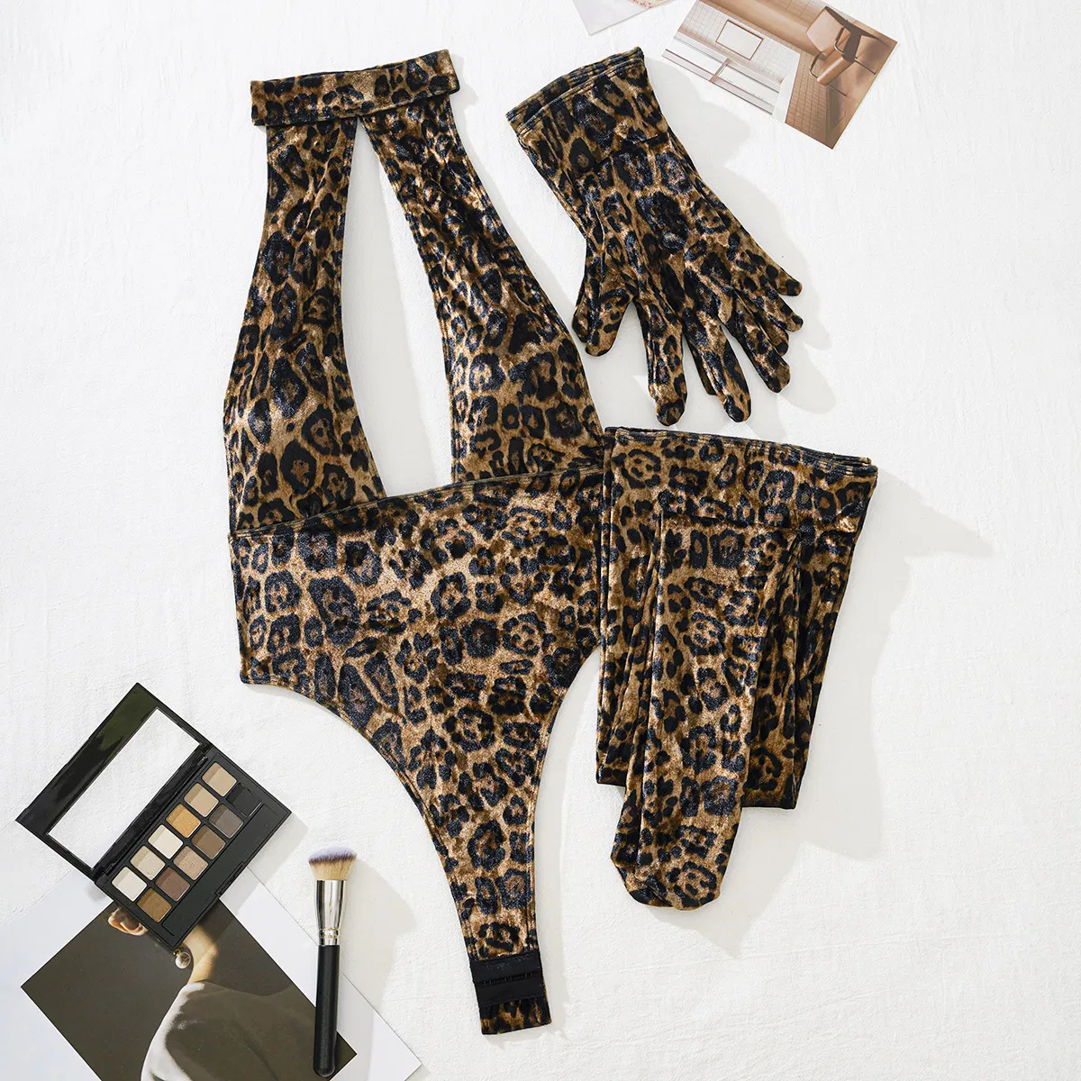 Wholesale Halter Deep-V Backless Underwear Set with Gloves Sexy Leopard Print Lingerie