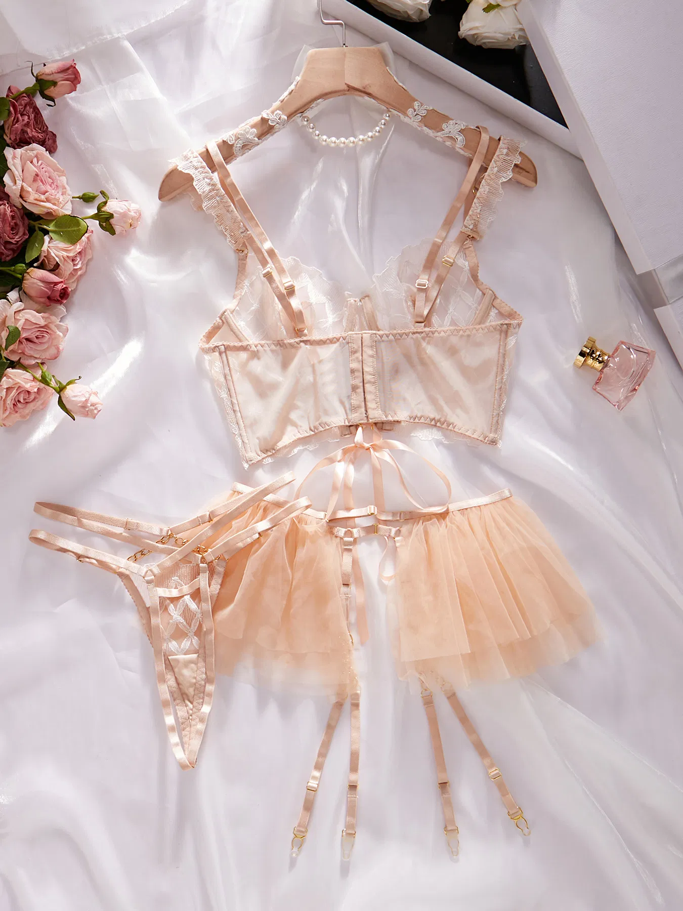 Hot Style Chain Transparent Mesh Woman Bra Panty Set Sexy Embroidered Lace Skirt Lingerie