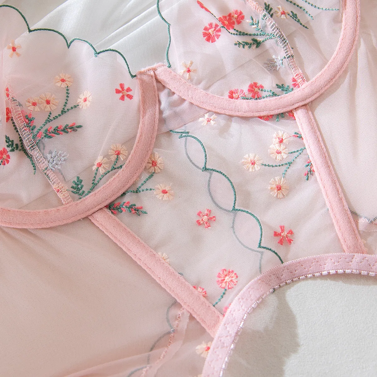Sexy High Elastic Fish-Bone Underwear Set New Flower Embroidered See-Through Lingerie