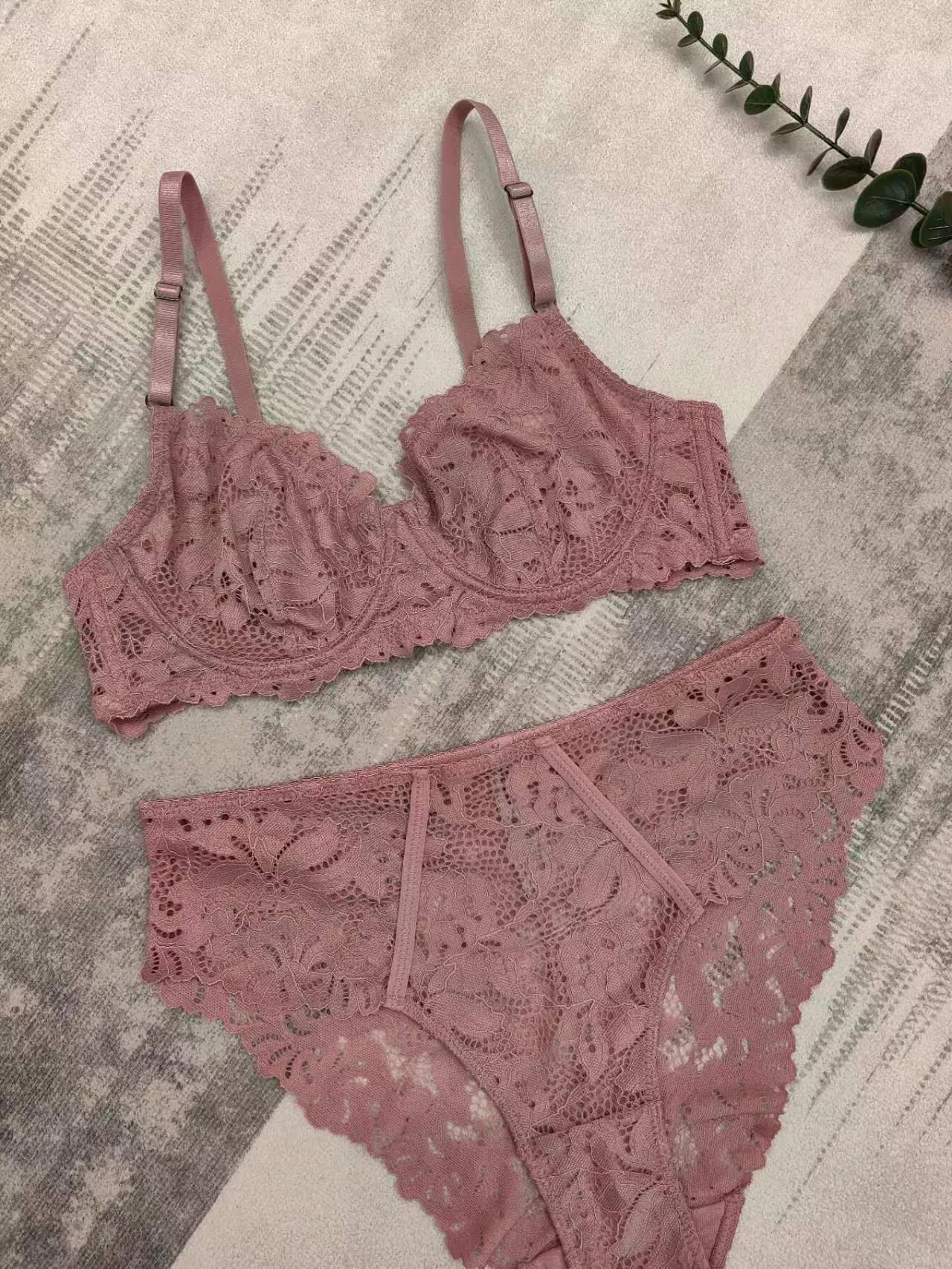 Wholesale French Style Embroidery Lace Trim Breathable Bra Backless Ultra-Thin for Women Sexy Bra Set Underwear Lingerie
