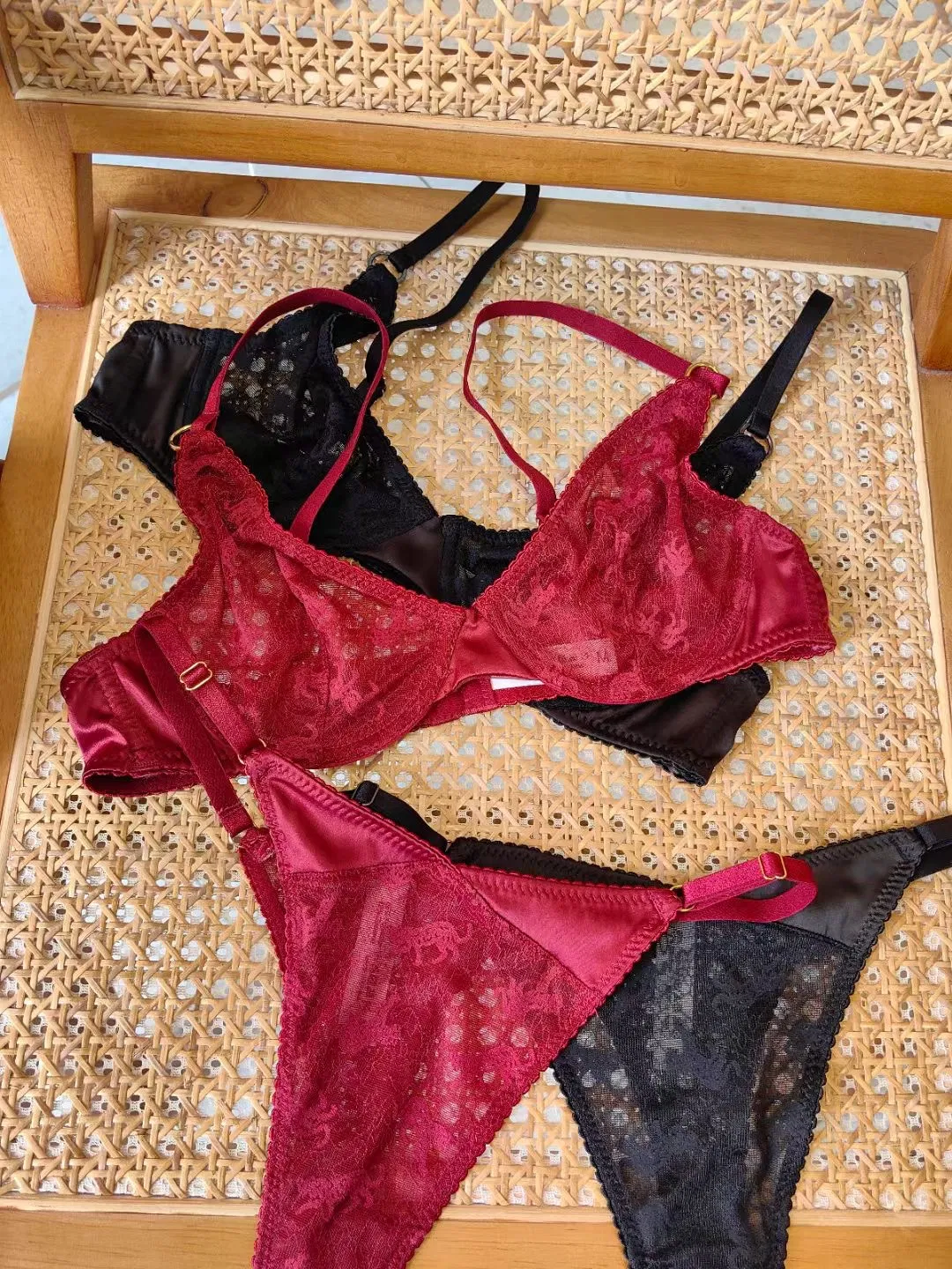 Wholesale New Style Romantic Hot Sell Sexy Erotic Set Transparent Lace for Women Ultra-Thin Bra Underwear Lingerie