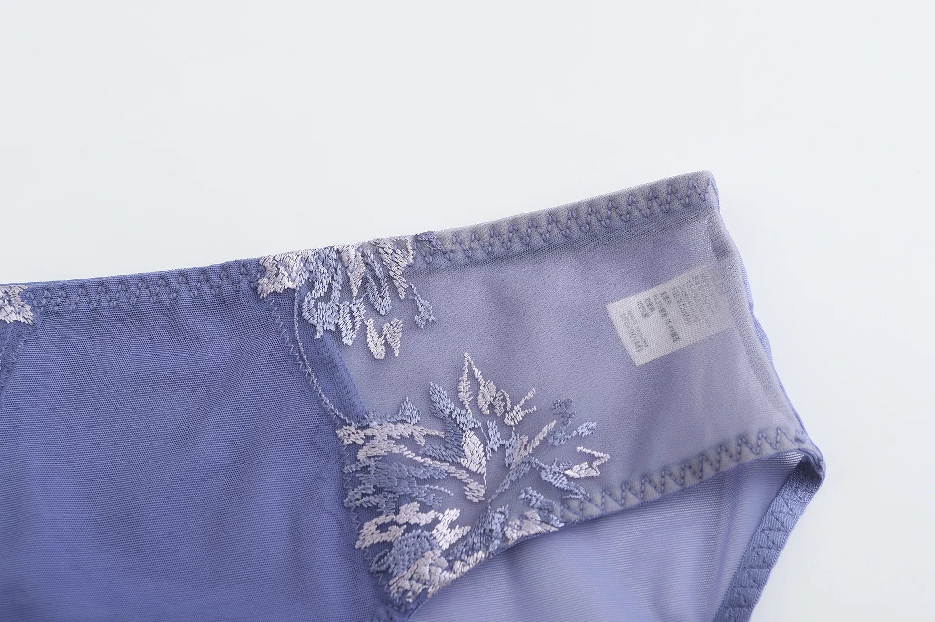 New Style French for Women Embroidery Lace Trim Ultra-Thin Soft Sexy Gathering Bra Set Breathable Underwear Lingerie