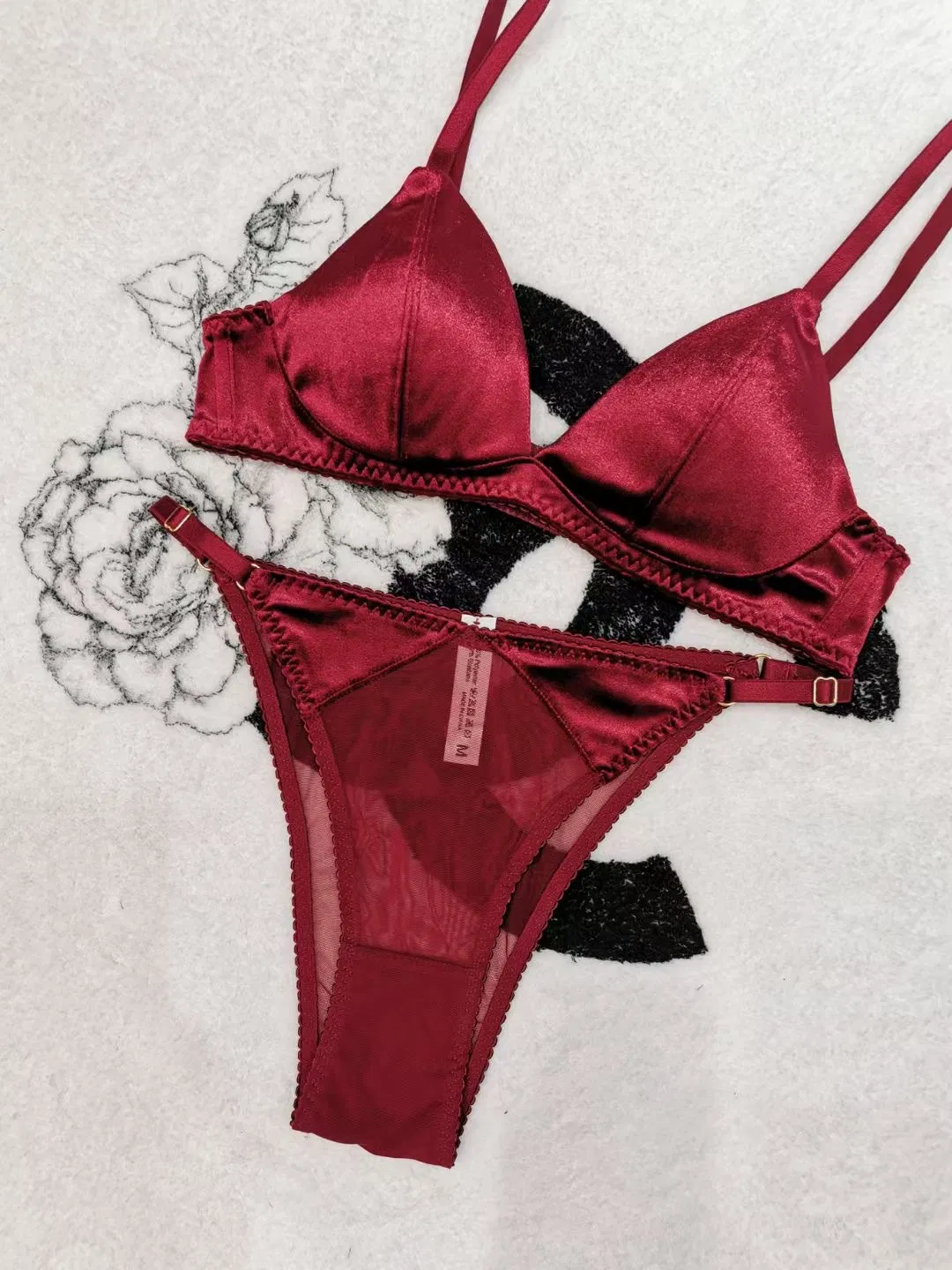 Hot Sell Underwear for Women Soft Bra Wholesale French Thin Velvet Triangular Cup Ultra-Thin Romantic Set Sexy Lingerie