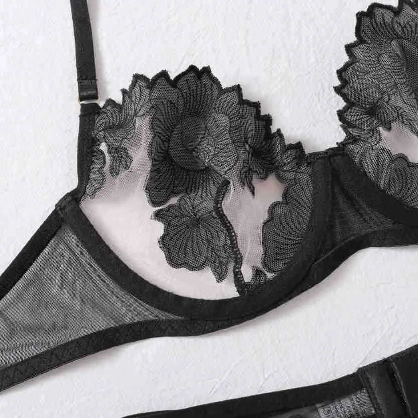 Wholesale Floral Embroidery Lace Underwear Set Sexy See-Through Woman Newest Lingerie