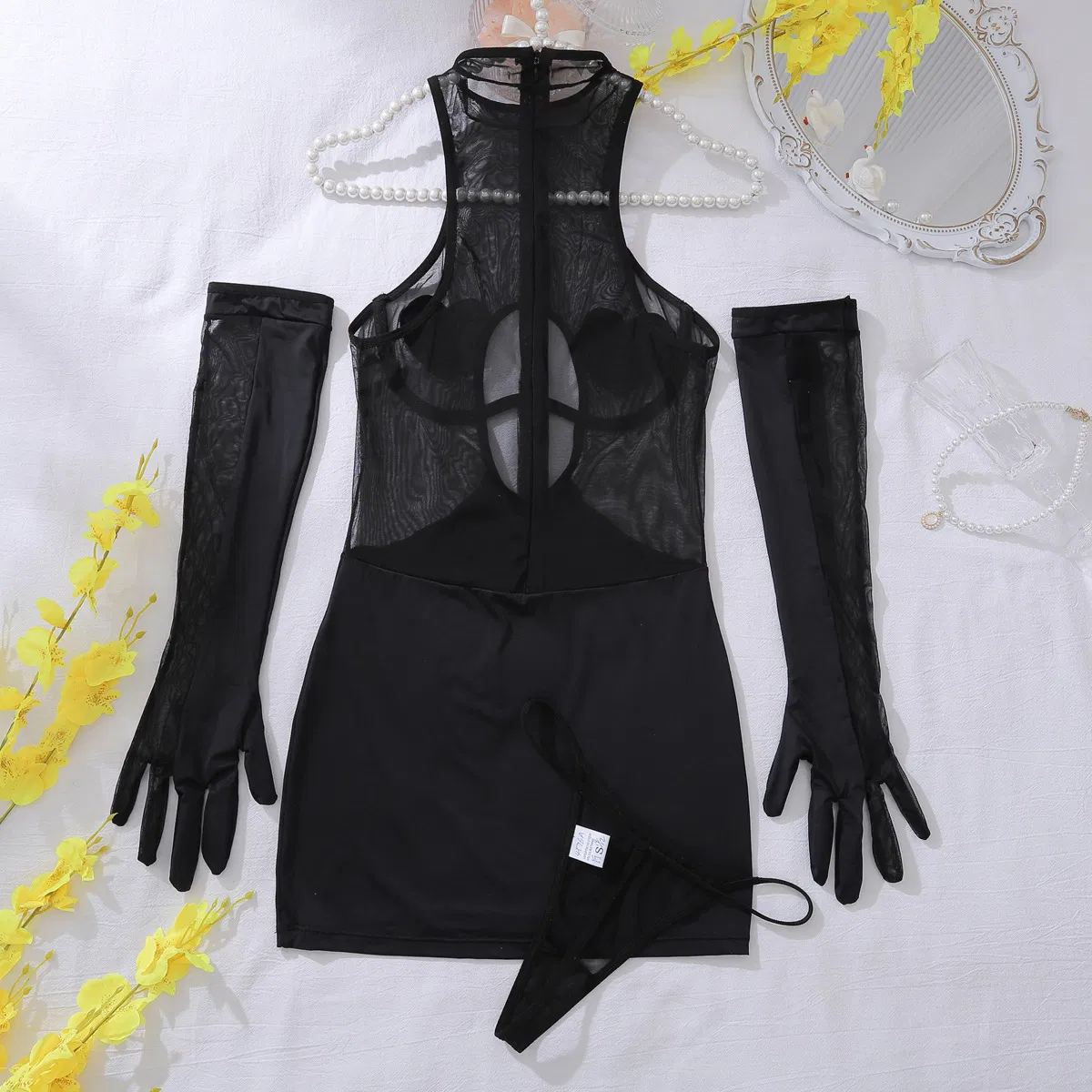 Wholesale Heart-Shape Beaded Underwear Set with Gloves Sexy Hollow out Woman Lingerie