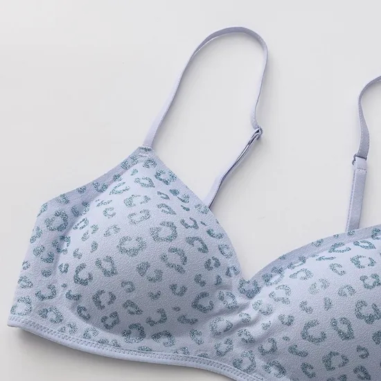 New Wholesale French Anti-Sagging Breathable Deep V-Neck Gathering for Women Soft Bra Ultra-Thin Set Sexy Underwear Lingerie
