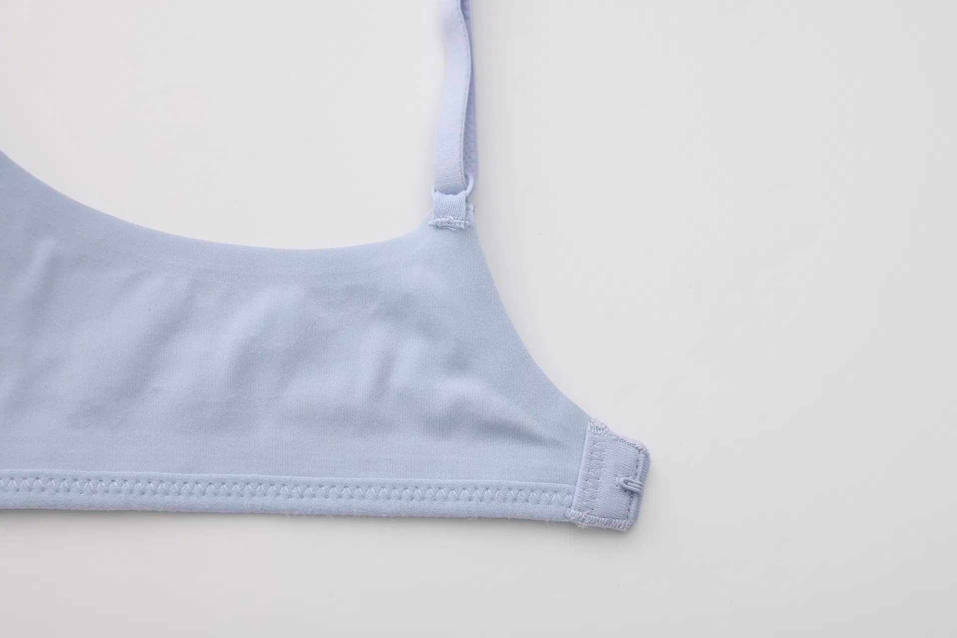 New Wholesale French Anti-Sagging Breathable Deep V-Neck Gathering for Women Soft Bra Ultra-Thin Set Sexy Underwear Lingerie