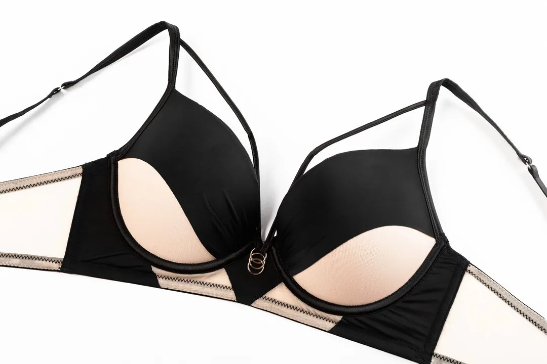 2025 New Style Wholesale French Hollow Outsexy Breathable Ultra-Thin Gathering Bra Set Underwear Lingerie