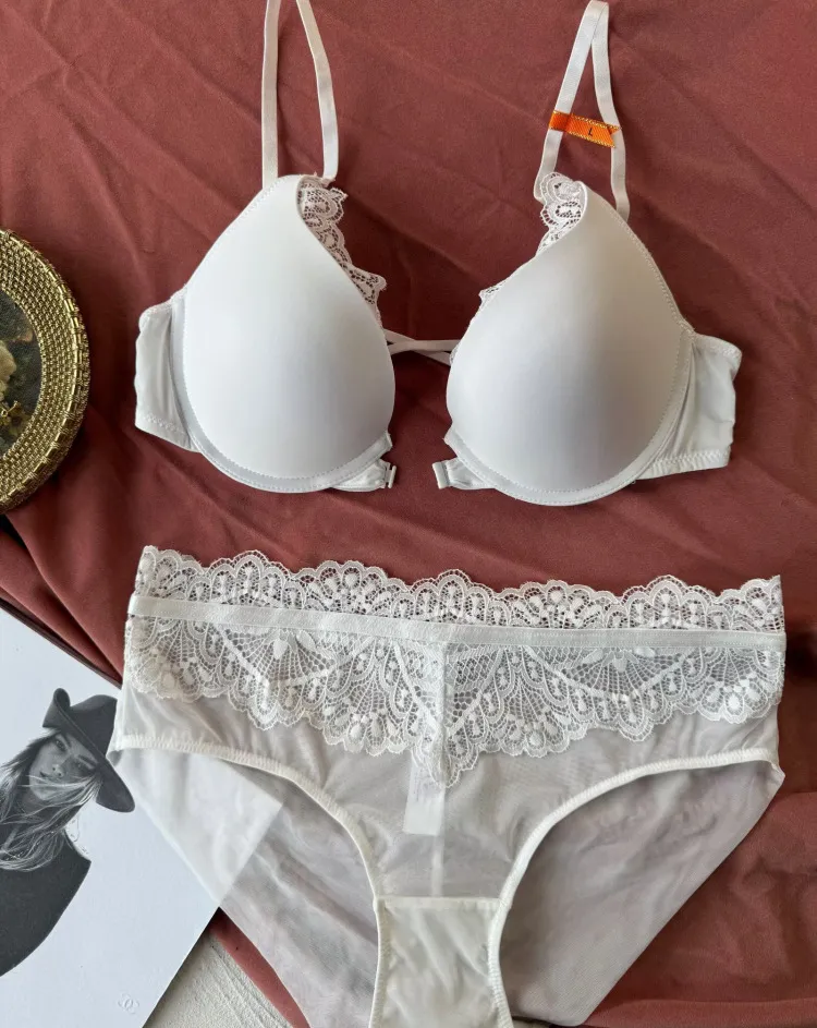 Hot Sell Sexy Lace Trim Sexy Breathable Bra Set Deep V Gathered Women Front Button Lingerie