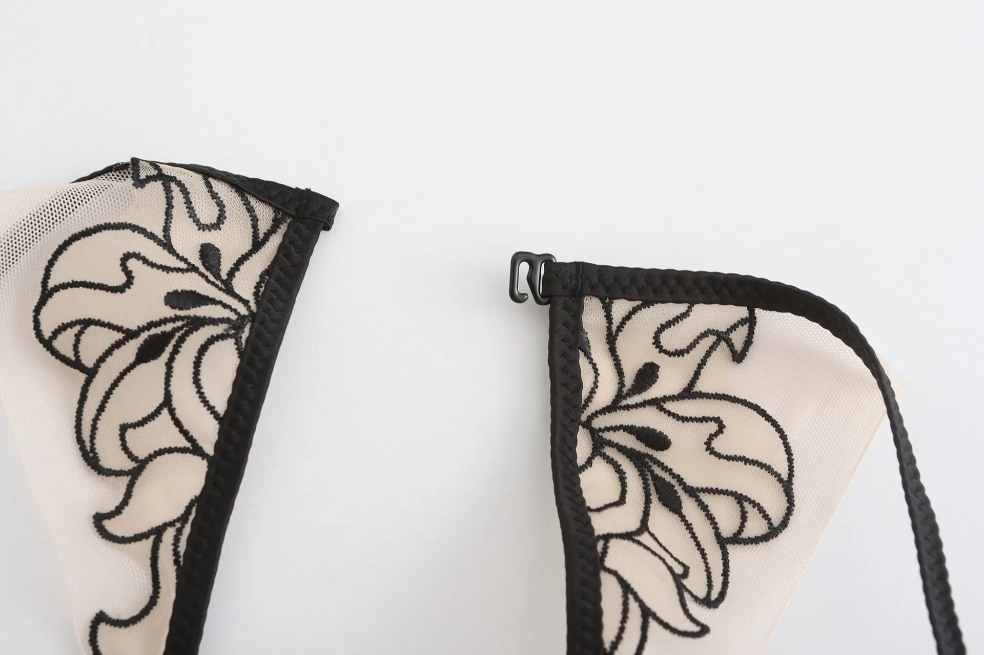 French Triangular Cup Breathable Deep V Ultra-Thin Embroidery Lace for Women Soft Sexy Halter Neck Bra Set Underwear Lingerie
