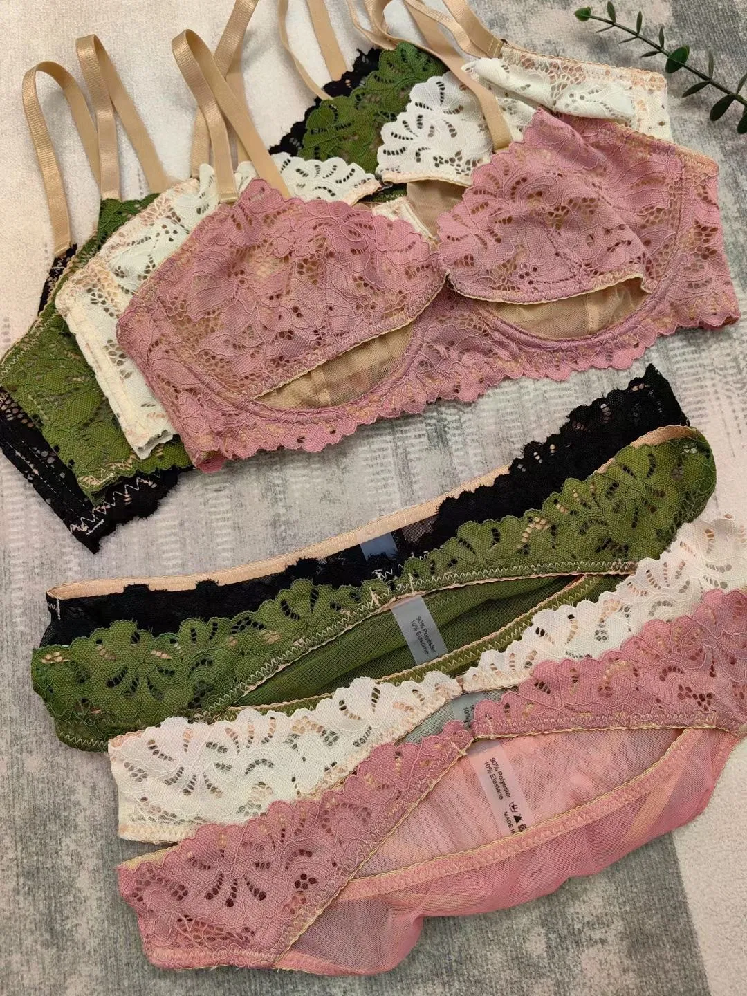 Sexy Underwear Wholesale Embroidery Lace French Ultra-Thin Romantic for Women Soft Bra Set Lingerie