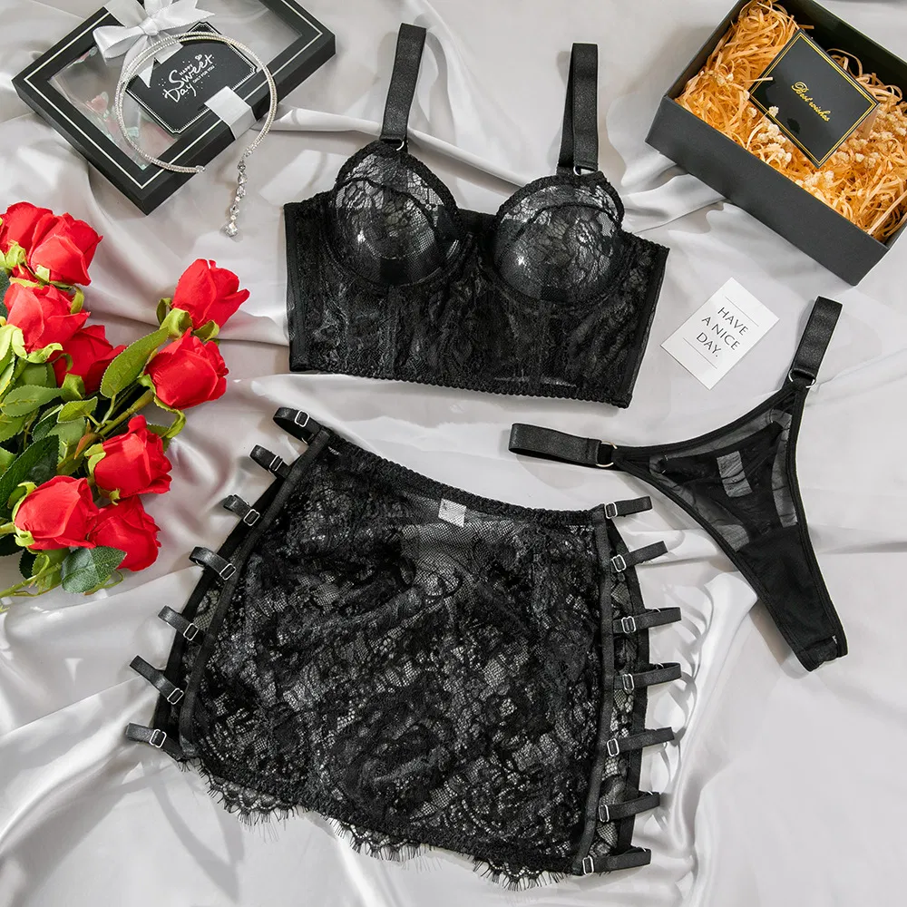 Wholesale Embroidered Underwear Set for Woman Sexy See-Through Hollow out Lingerie