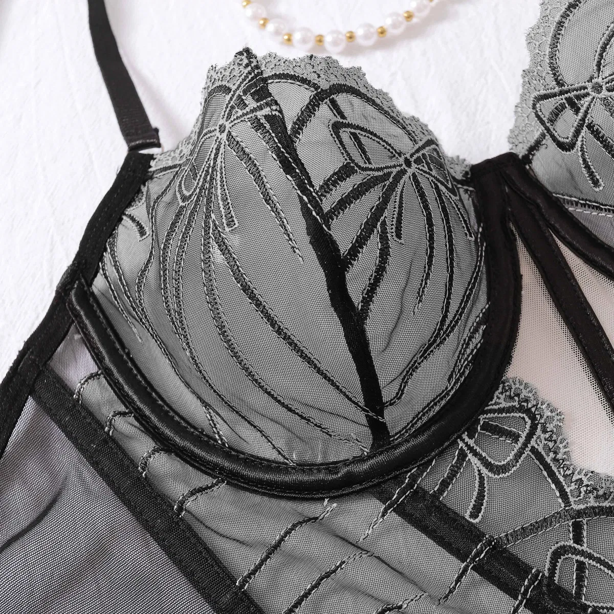 Wholesale New Fishbone Ultra-Thin Bra Panty Sets Sexy Embroidery See-Through Lingerie
