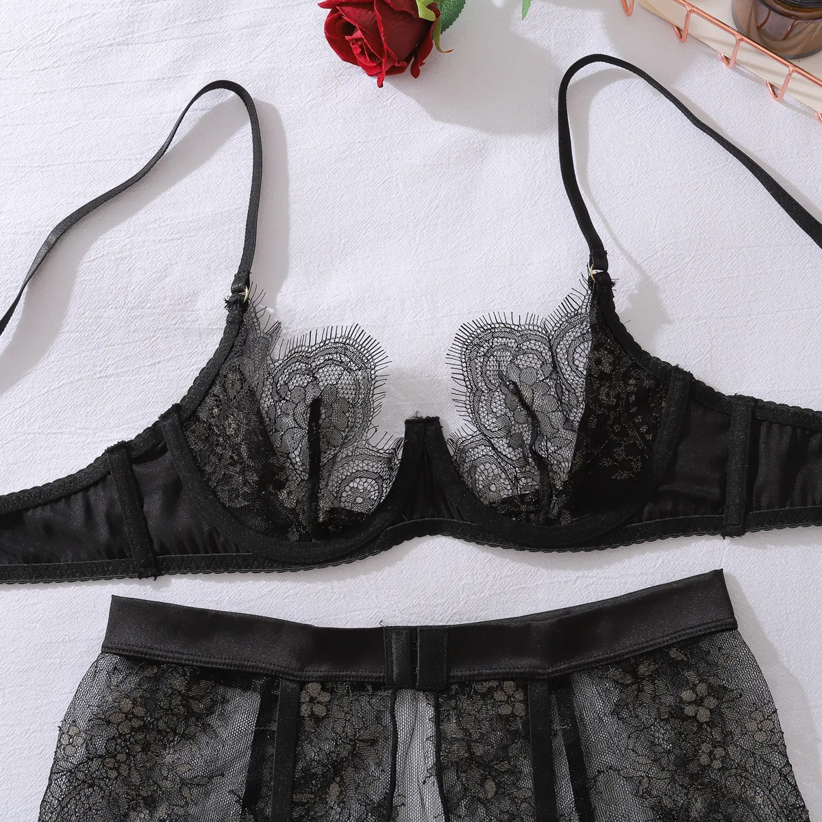 Wholesale See-Through Ultra-Thin Women's Underwear Set Sexy Embroidery Floral Lace Lingerie