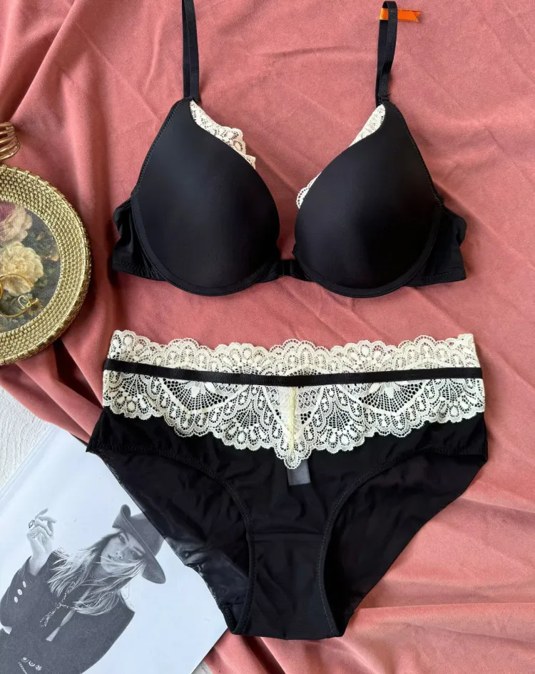 Hot Sell Sexy Lace Trim Sexy Breathable Bra Set Deep V Gathered Women Front Button Lingerie