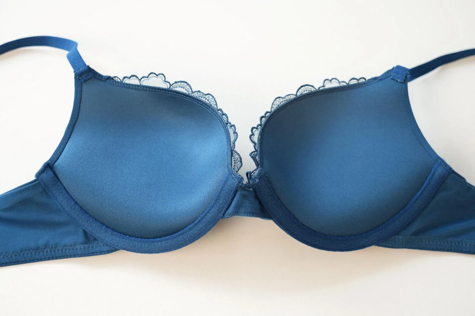 Wholesale Romantic for Women Soft Solid Color French Embroidery Lace Trim Sexy Breathable Ultra-Thin Bra Set Underwear Lingerie