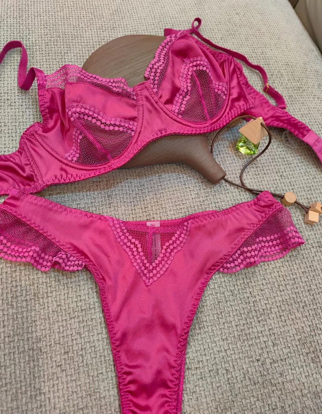 New Style Satin Patchwork Sexy Bra Underwear Ultra-Thin Set for Women French Lace Lingerie
