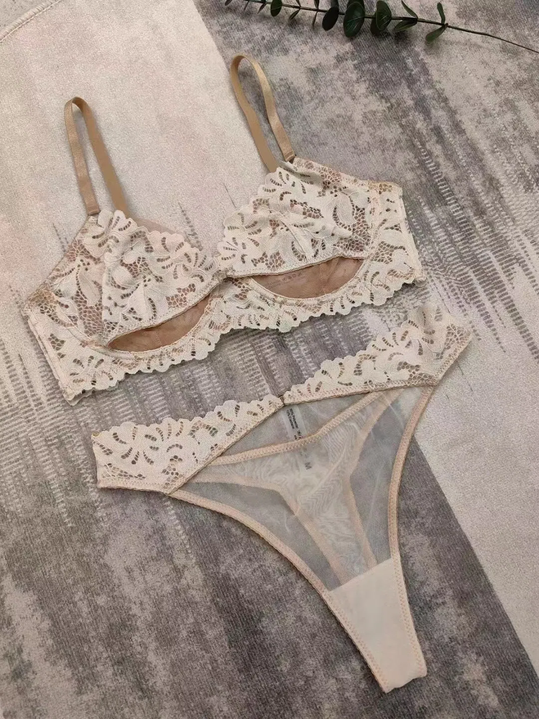 Sexy Underwear Wholesale Embroidery Lace French Ultra-Thin Romantic for Women Soft Bra Set Lingerie