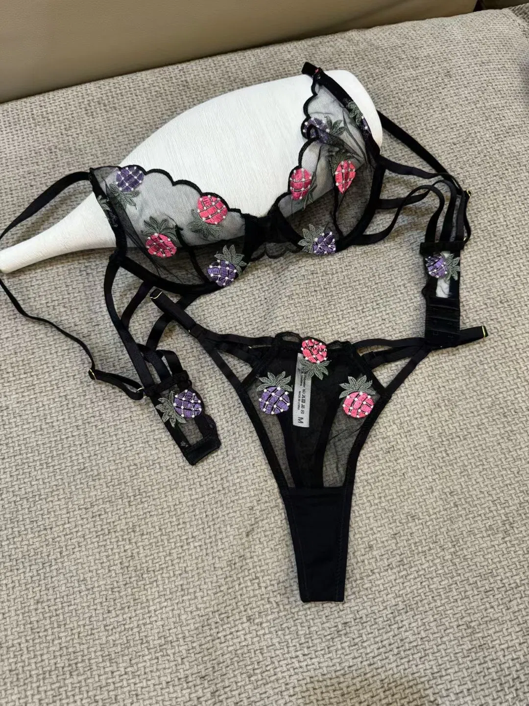 Hot Sell for Women French Deep V Embroidered Lace Trim Breathable Ultra-Thin Seduction Bra Underwear Set Sexy Lingerie