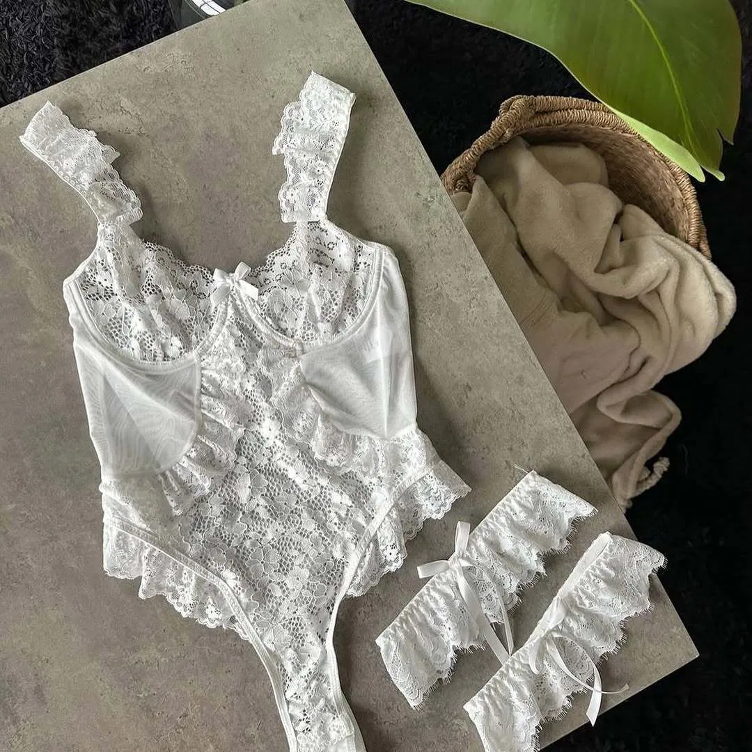 Sexy Breathable Transparent Mesh Underwear Set Wholesale Embroidery Lace Woman Lingerie