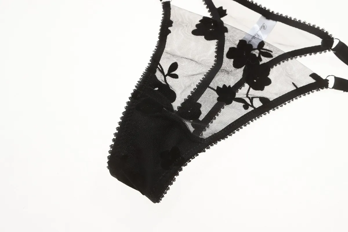 2025 Hot Sell New Style Erotic Embroidery Lace Trim Sexy Breathable Soft Bra Set Underwear Lingerie