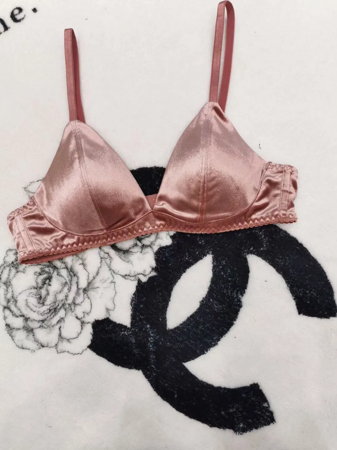 Hot Sell Underwear for Women Soft Bra Wholesale French Thin Velvet Triangular Cup Ultra-Thin Romantic Set Sexy Lingerie