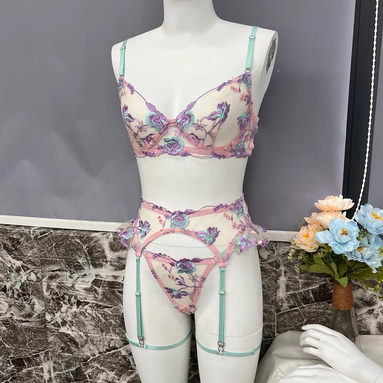 Wholesale Luxury See-Through Underwear Set for Woman Sexy Embroidery 4PCS Lingerie