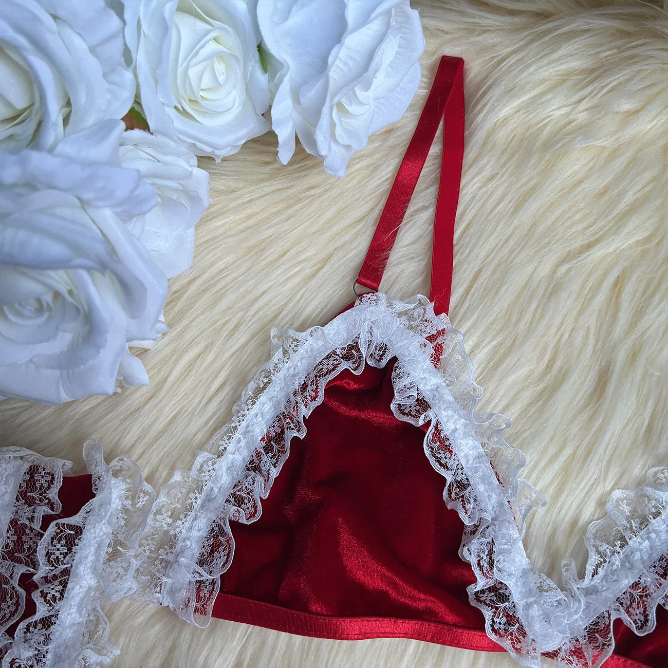 Sexy Woman's Christmas Underwear Set with Wristband and Garter Wholesale Wireless Lingerie