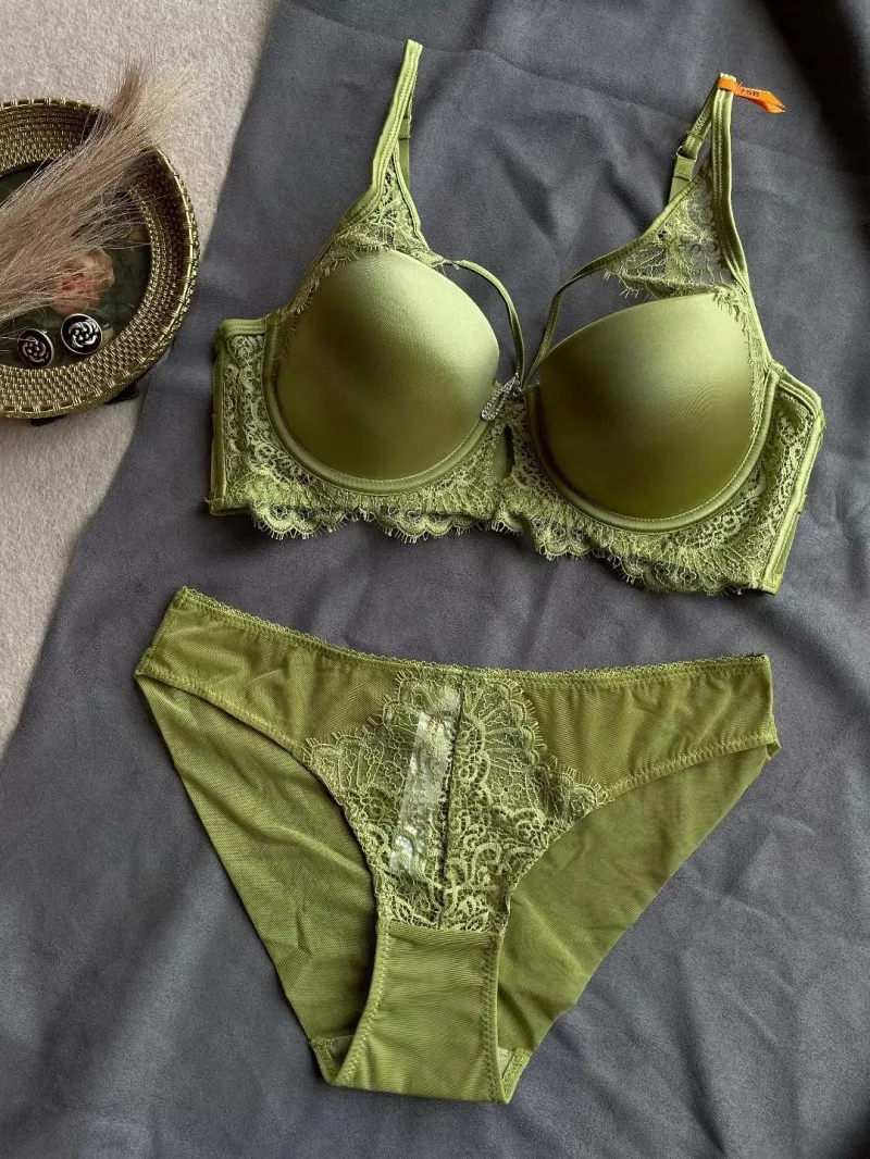 Fashion Sexy Hollow out Seamless Lingerie Push up Underwear Bra Set for Women