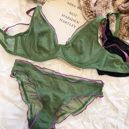 Newest Ultra-Thin Mesh Design Ladies Breathable Underwire Set Women's Lingerie