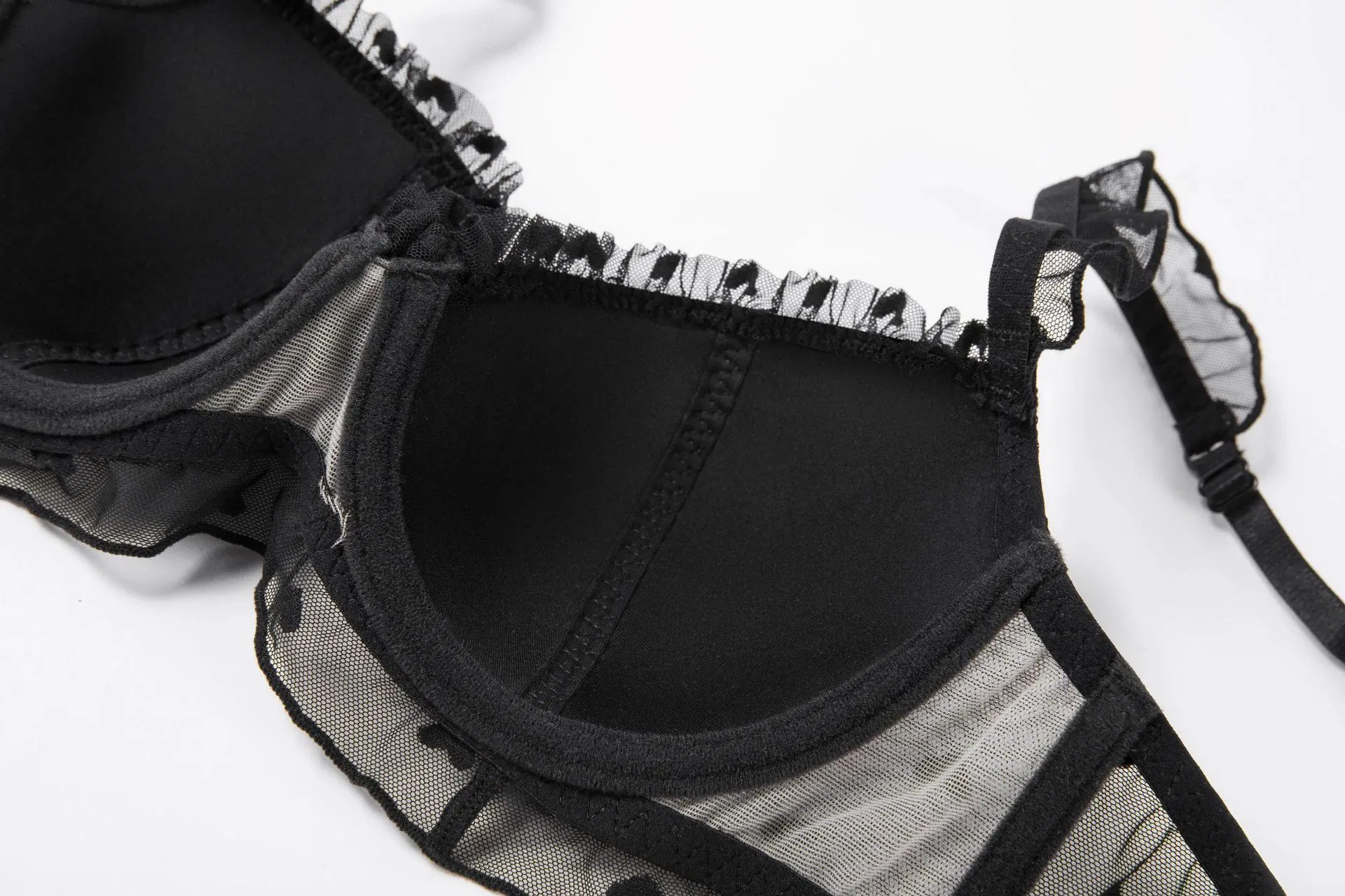 2025 Hot Sell Sexy Woman Ultra-Thin Embroidery Lace Trim Sexy Breathable Bra Set Underwear Lingerie