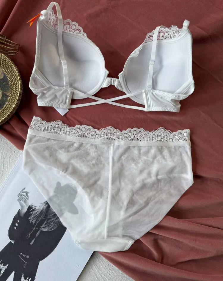 Hot Sell Sexy Lace Trim Sexy Breathable Bra Set Deep V Gathered Women Front Button Lingerie