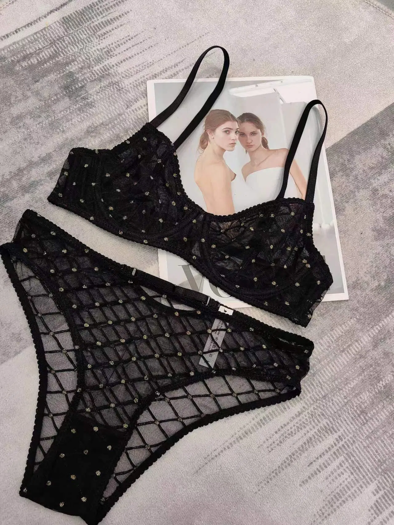 Wholesale Underwear French Lace Ultra-Thin Transparent Romantic for Women Soft Sexy Bra Set Lingerie