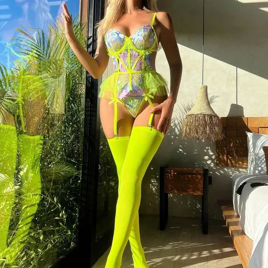 Wholesale Fishbone Flower Embroidery Bra Set Sexy Thin Transparent Woman Lingerie