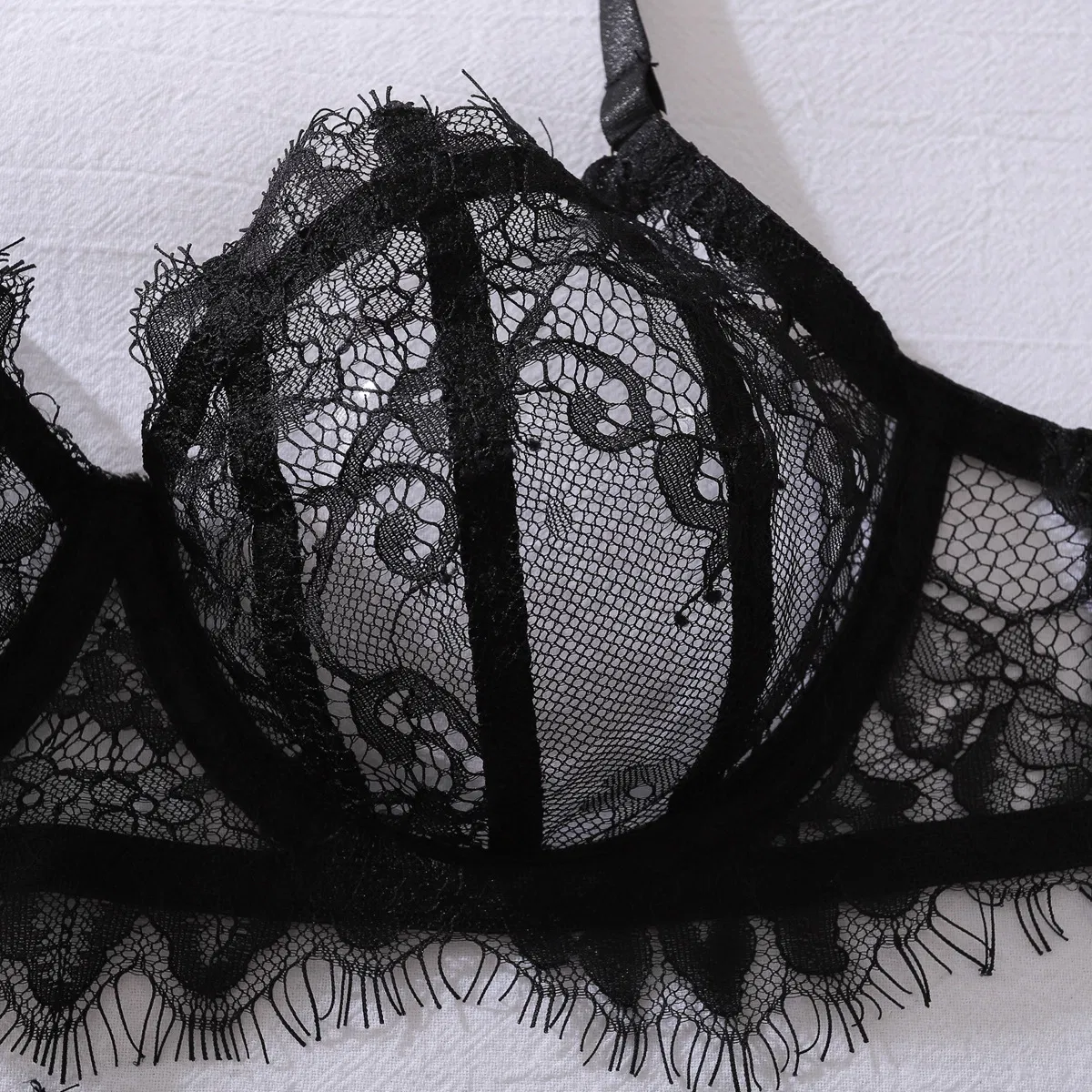 Wholesale See-Through Mesh Women Underwear Set Sexy Feather Embroidery Lace Lingerie