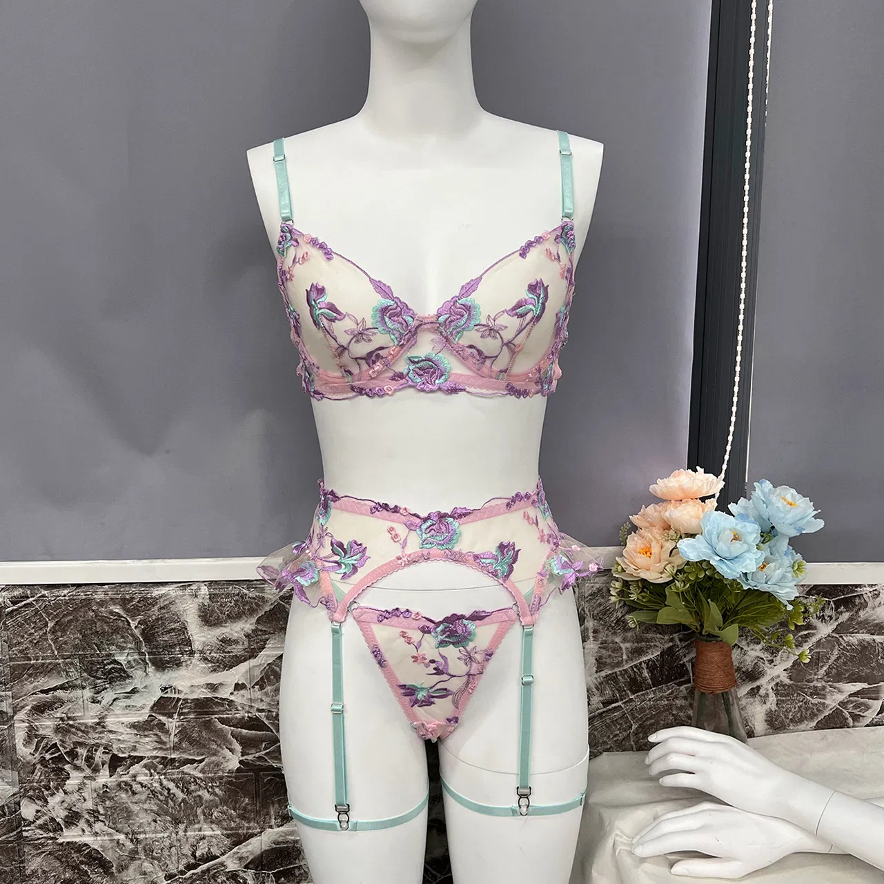 Wholesale Luxury See-Through Underwear Set for Woman Sexy Embroidery 4PCS Lingerie