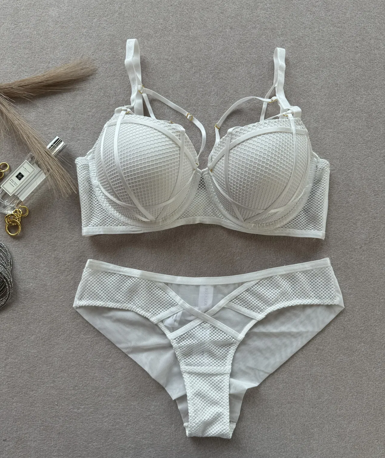 Wholesale Mesh Gathering Romantic Briefs Breathable for Women Soft Bra Breathable Ultra-Thin Set Sexy Underwear Lingerie