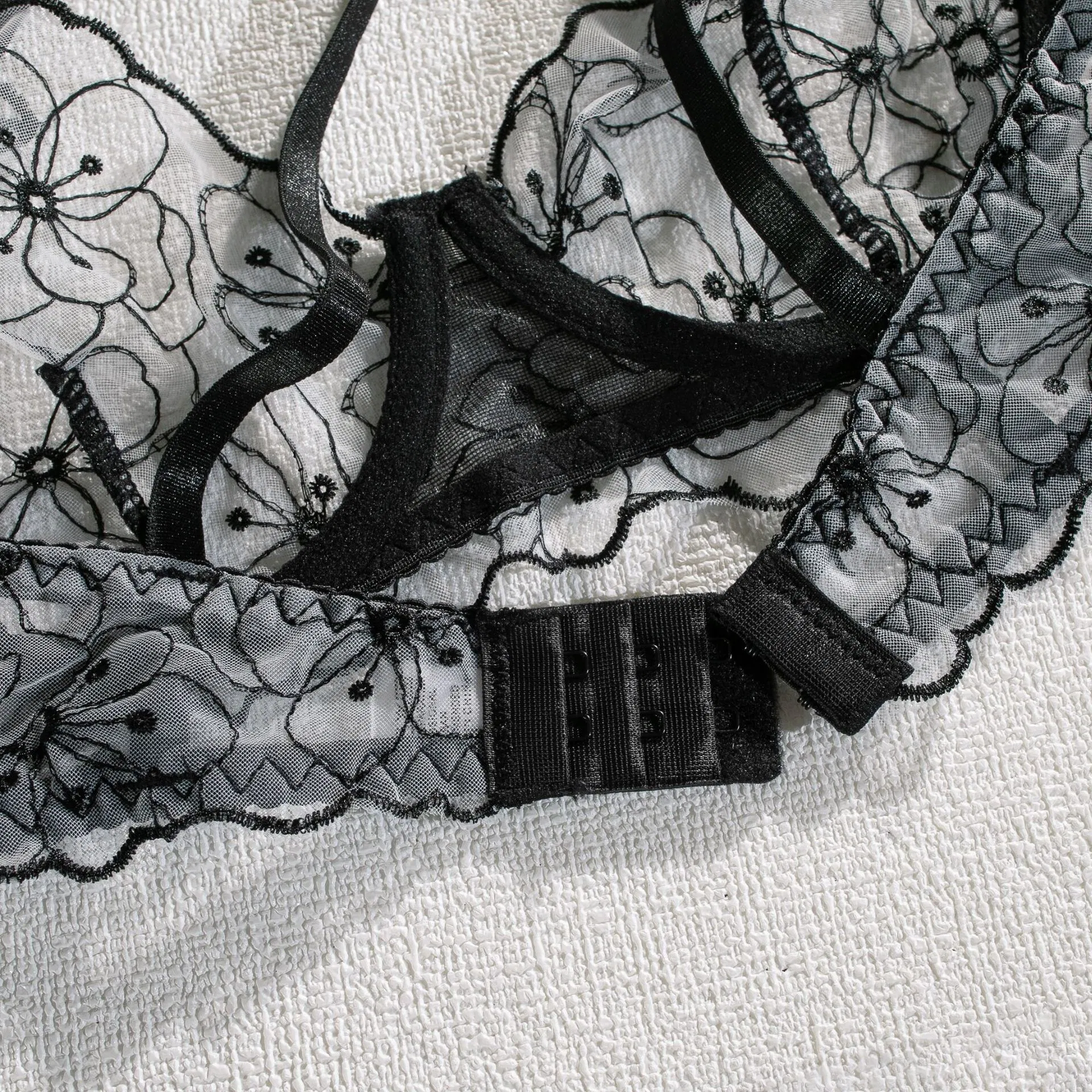New Fashion Exotic See Through Women's Underwear Set Sexy Embroidered Lingerie