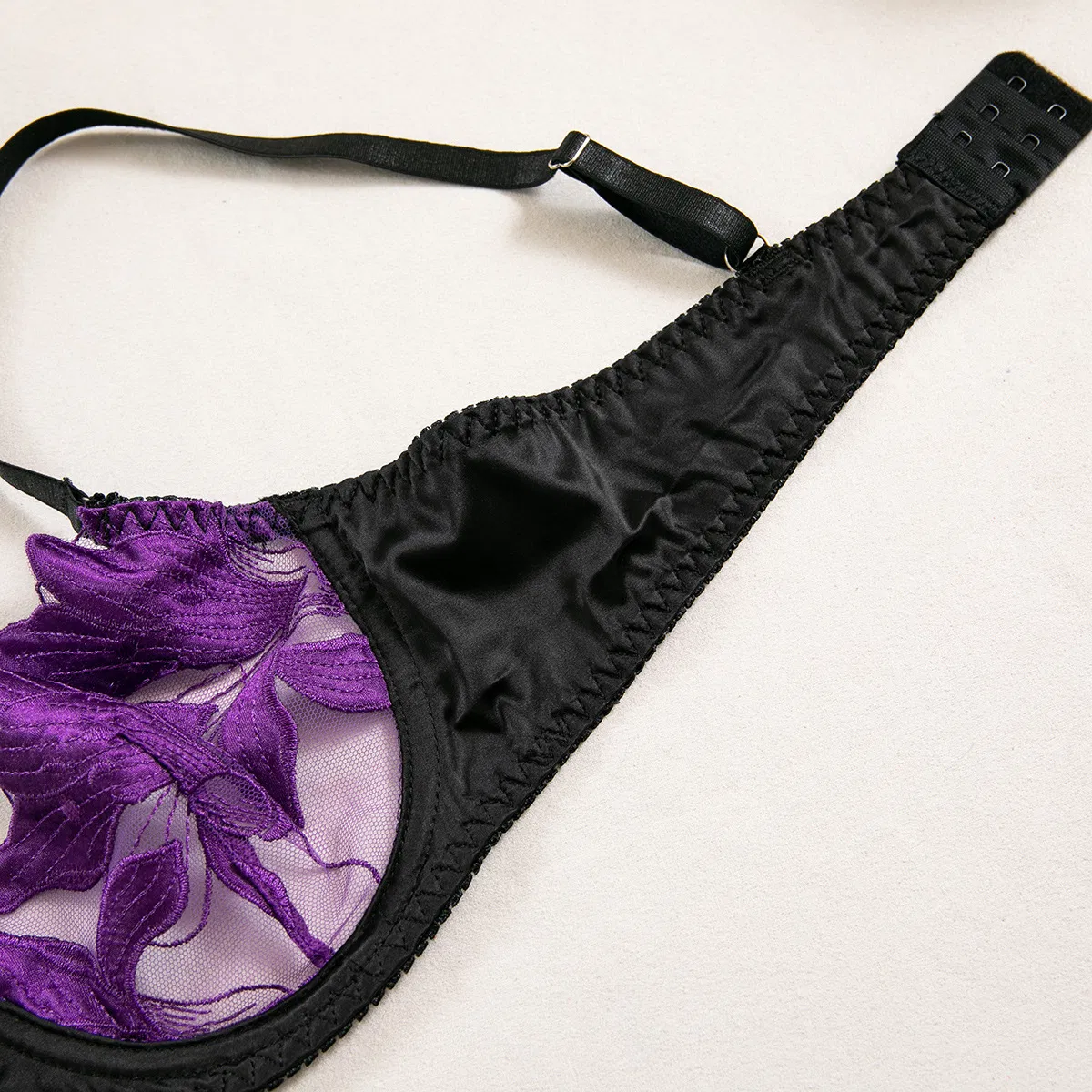 Wholesale Mesh See-Through Floral Embroidery Underwear Set Sexy Women's Three-Piece Lingerie