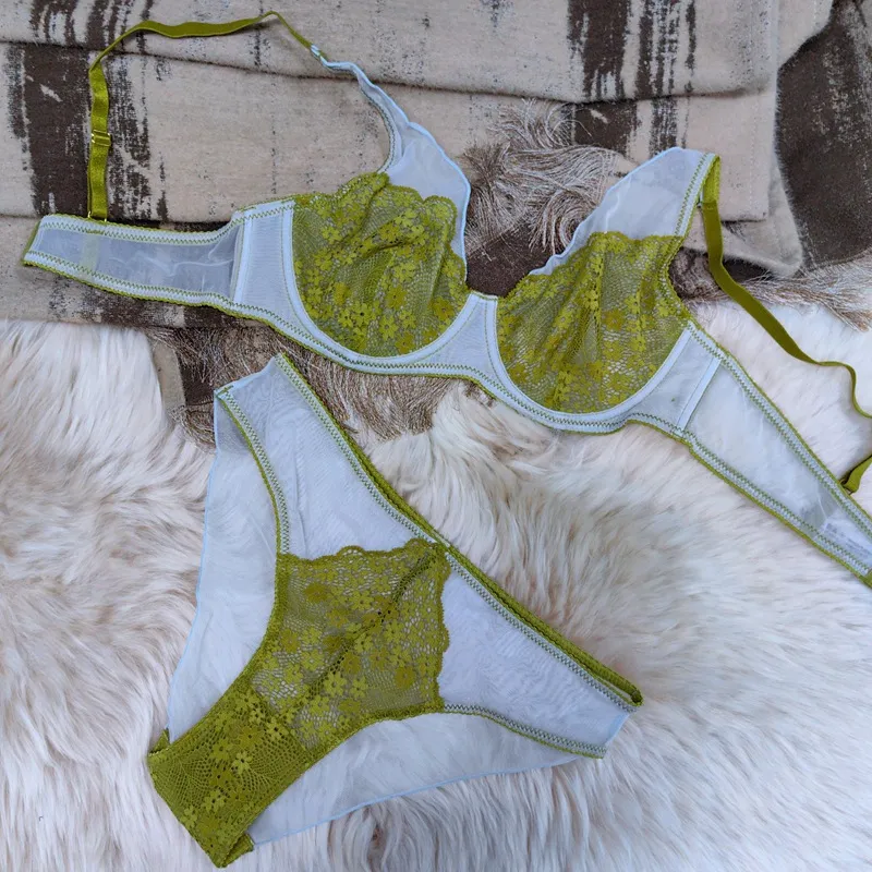 Sexy Wireless Underwear Triangular Cup Free Size Solid Seamless Push up Bra Set for Women