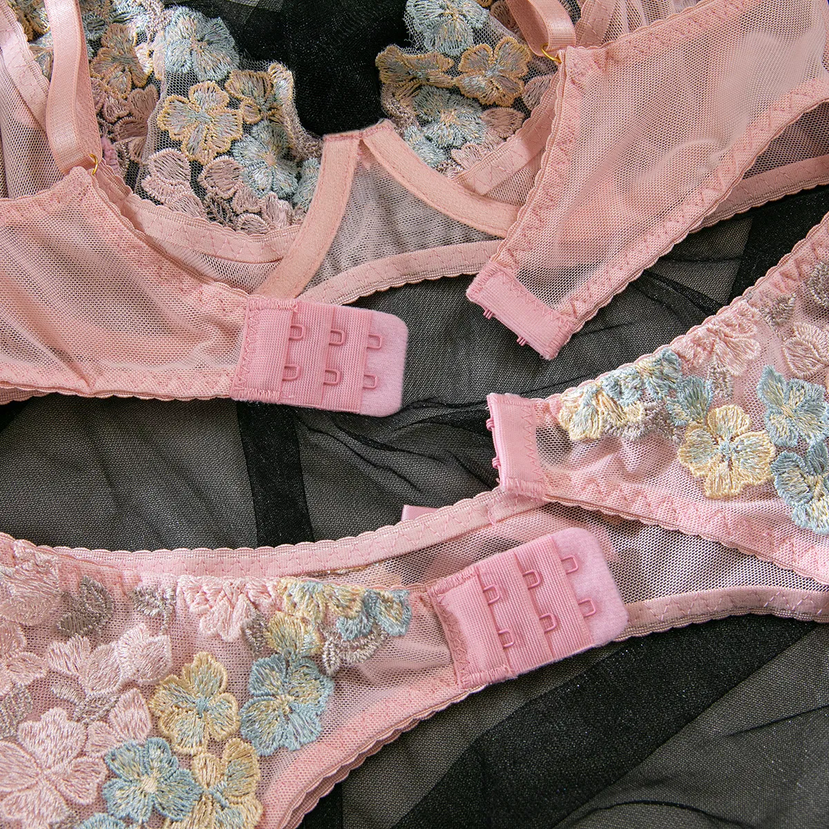 Wholesale Flower Embroidery Underwear Set Sexy Delicate Perspective Mesh Three-Piece Lingerie