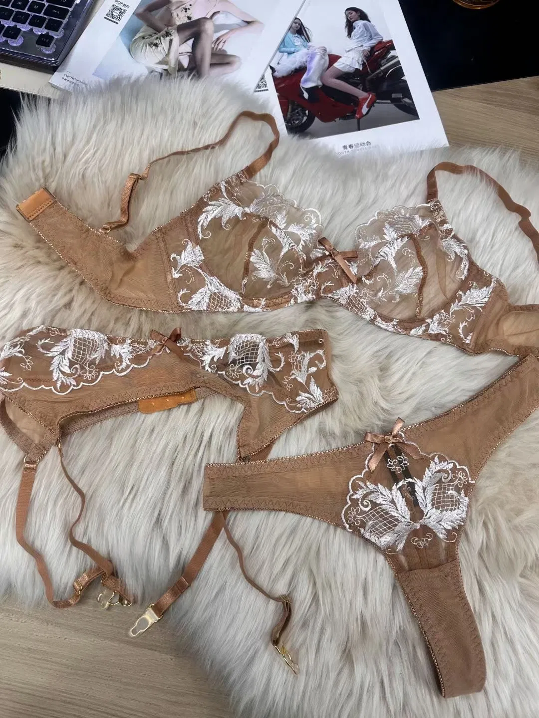 Embroidery Lace Trim Three Sets Breathable Bra See-Through Underwear French Ultra-Thin Seduction Sexy Lingerie