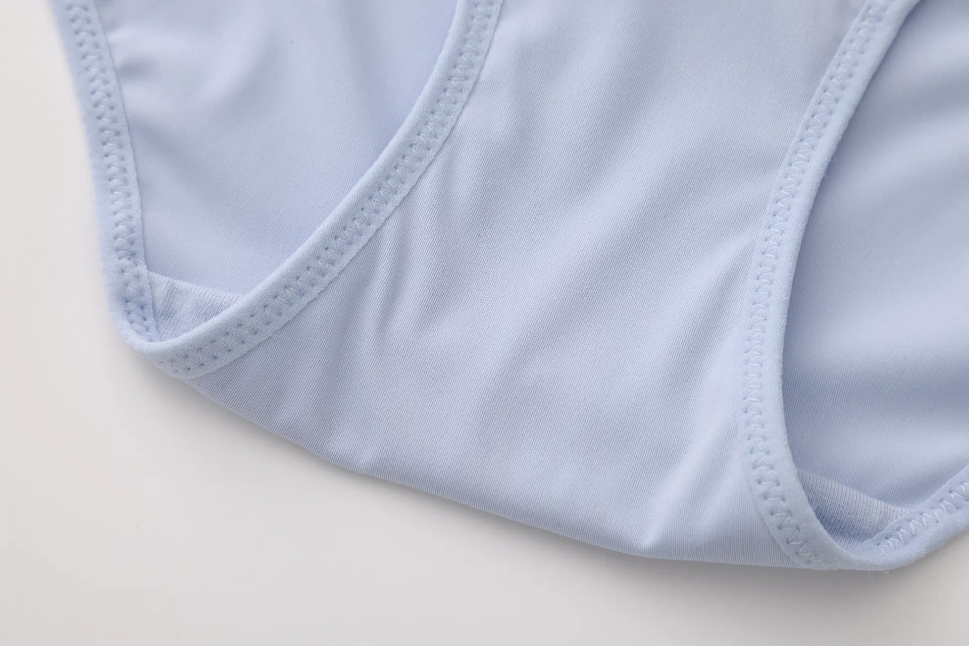 New Wholesale French Anti-Sagging Breathable Deep V-Neck Gathering for Women Soft Bra Ultra-Thin Set Sexy Underwear Lingerie